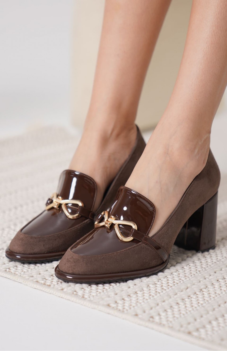 Acı Kahve Rugan Süet Detaylı Kadın Topuklu Ayakkabı TR18MS10E Somersan Giyim | Kadın, Erkek ve Çocuk Moda