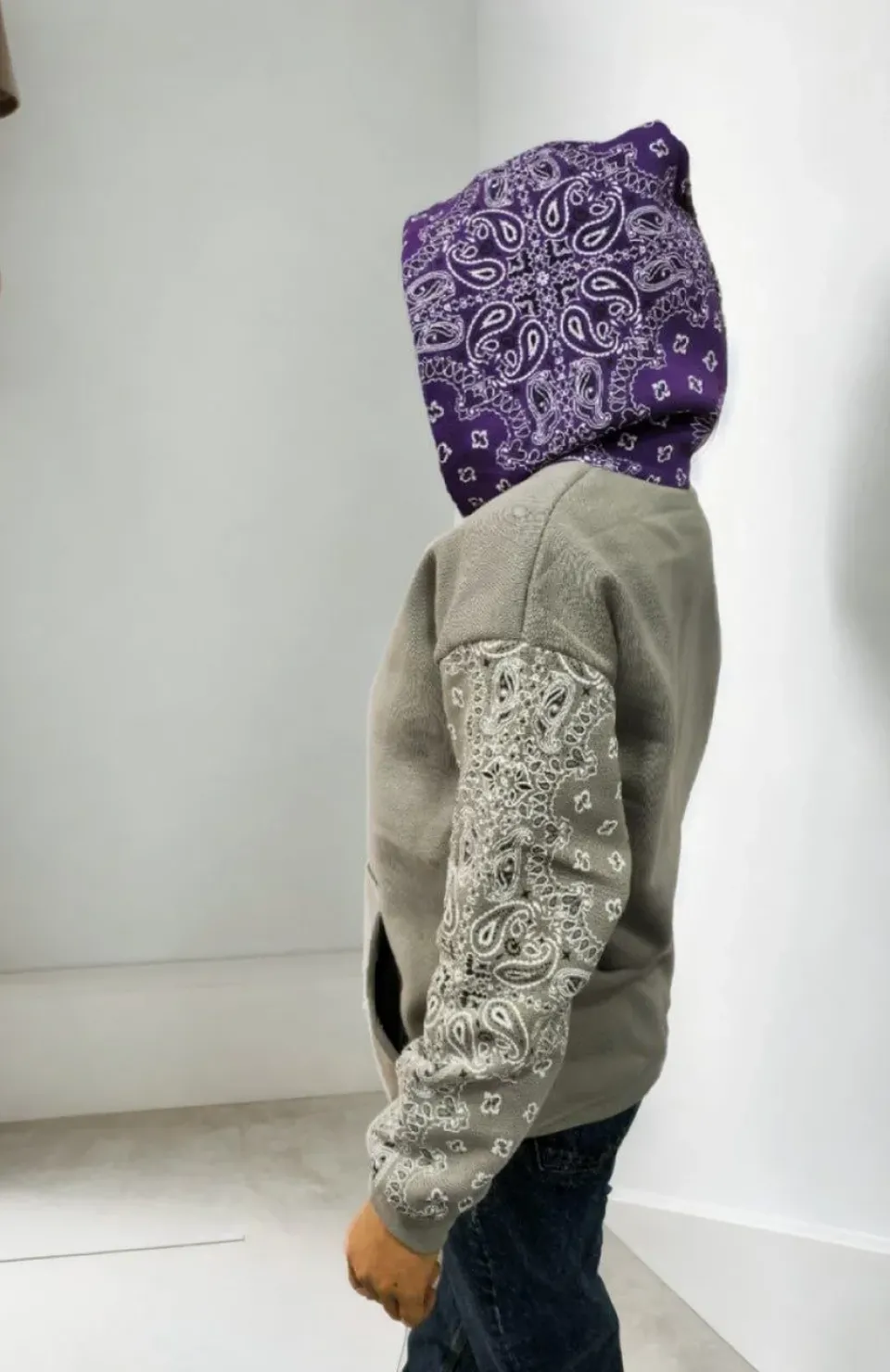 Kadın Baskılı Kapüşonlu Sweatshirt - Gri