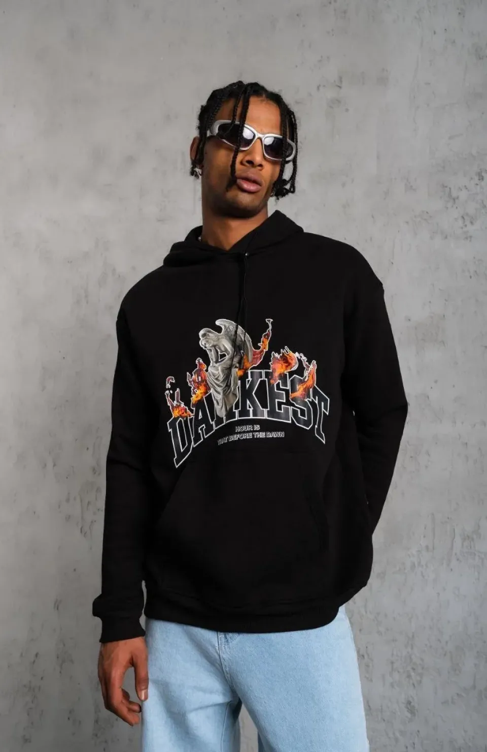 Erkek Oversize Kapüşonlu Sweatshirt – Siyah Renk Üç İplik İçi Pamuklu Kanguru Cepli Baskılı Hoodie Rahat Kalıp Kışlık Günlük Kombinlere Uygun - Siyah