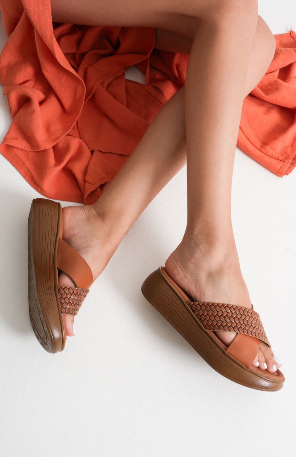 Taba Örgü Desenli Hakiki Deri Terlik TR31MY53L Somersan Giyim | Kadın, Erkek ve Çocuk Moda