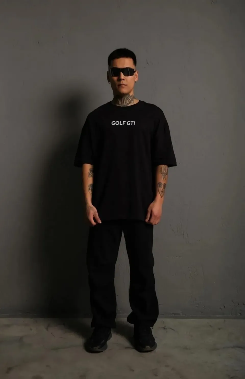 Erkek Oversize Baskılı Tişört – Golf GTI Retro Araba Desenli, Ön & Arka Dijital Baskı, Sokak Modası Stil - Siyah