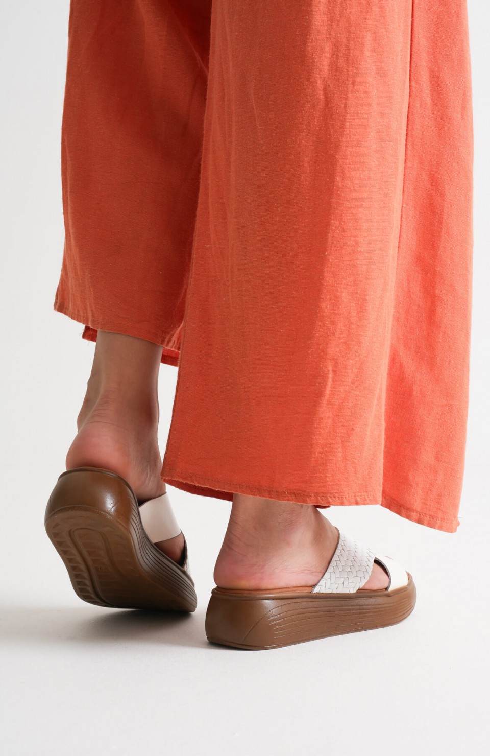 Beyaz Hakiki Deri Terlik TR31MY53M Somersan Giyim | Kadın, Erkek ve Çocuk Moda