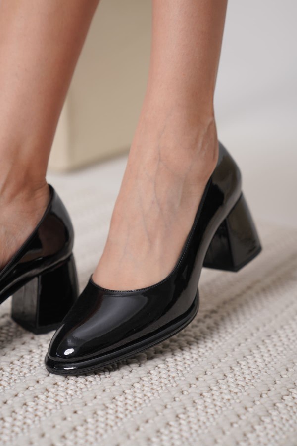 Siyah Rugan Kadın Stiletto TR18MS05A