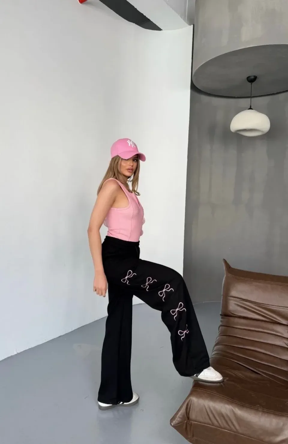 Osy Modal Yumuşak Dokulu Kumaş Nakış işlemeli Rahat Bol Paça Eşofman Pantalon - Siyah