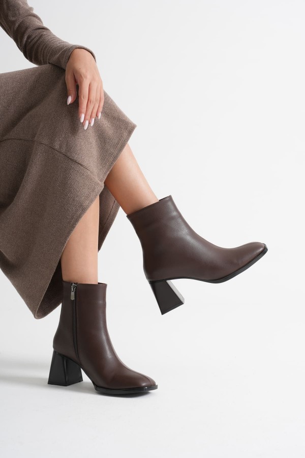 Kadın Acı Kahve Topuklu Bot TR08MK24C
