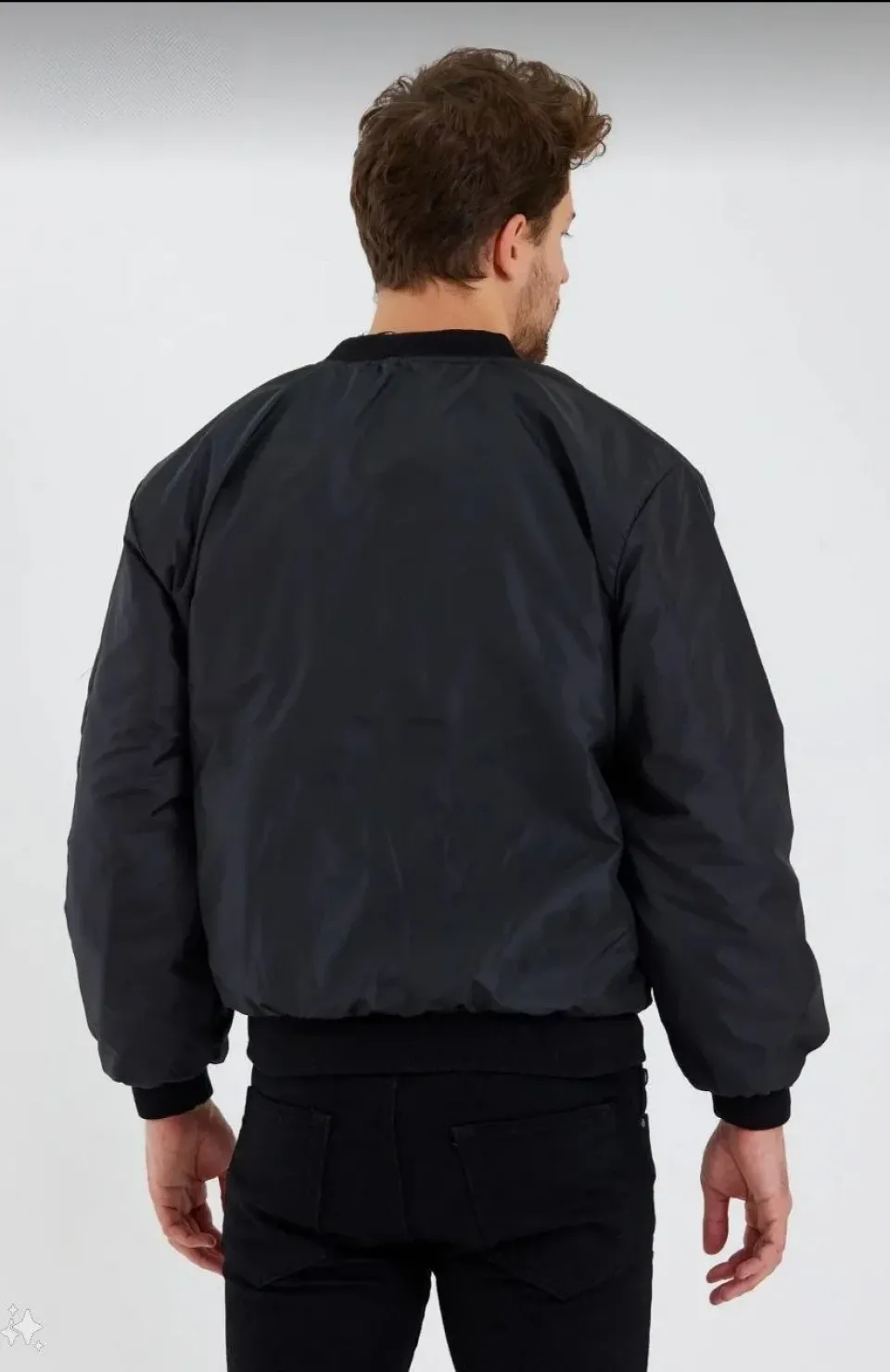 Unisex Siyah Bomber Mont – Su İtici Kumaş, Kapitone Astarlı, Fermuarlı ve Günlük Kullanıma Uygun Ceket- Siyah