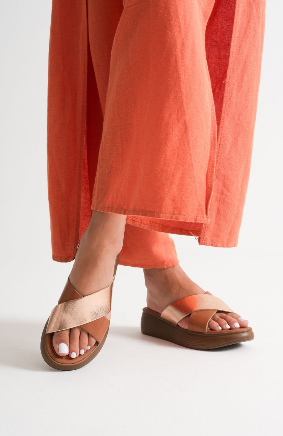 Günlük Taba Hakiki Deri Terlik TR31MY53G Somersan Giyim | Kadın, Erkek ve Çocuk Moda