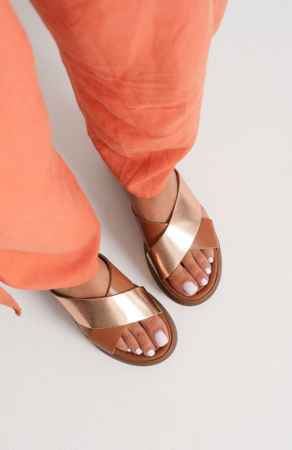 Günlük Taba Hakiki Deri Terlik TR31MY53G Somersan Giyim | Kadın, Erkek ve Çocuk Moda