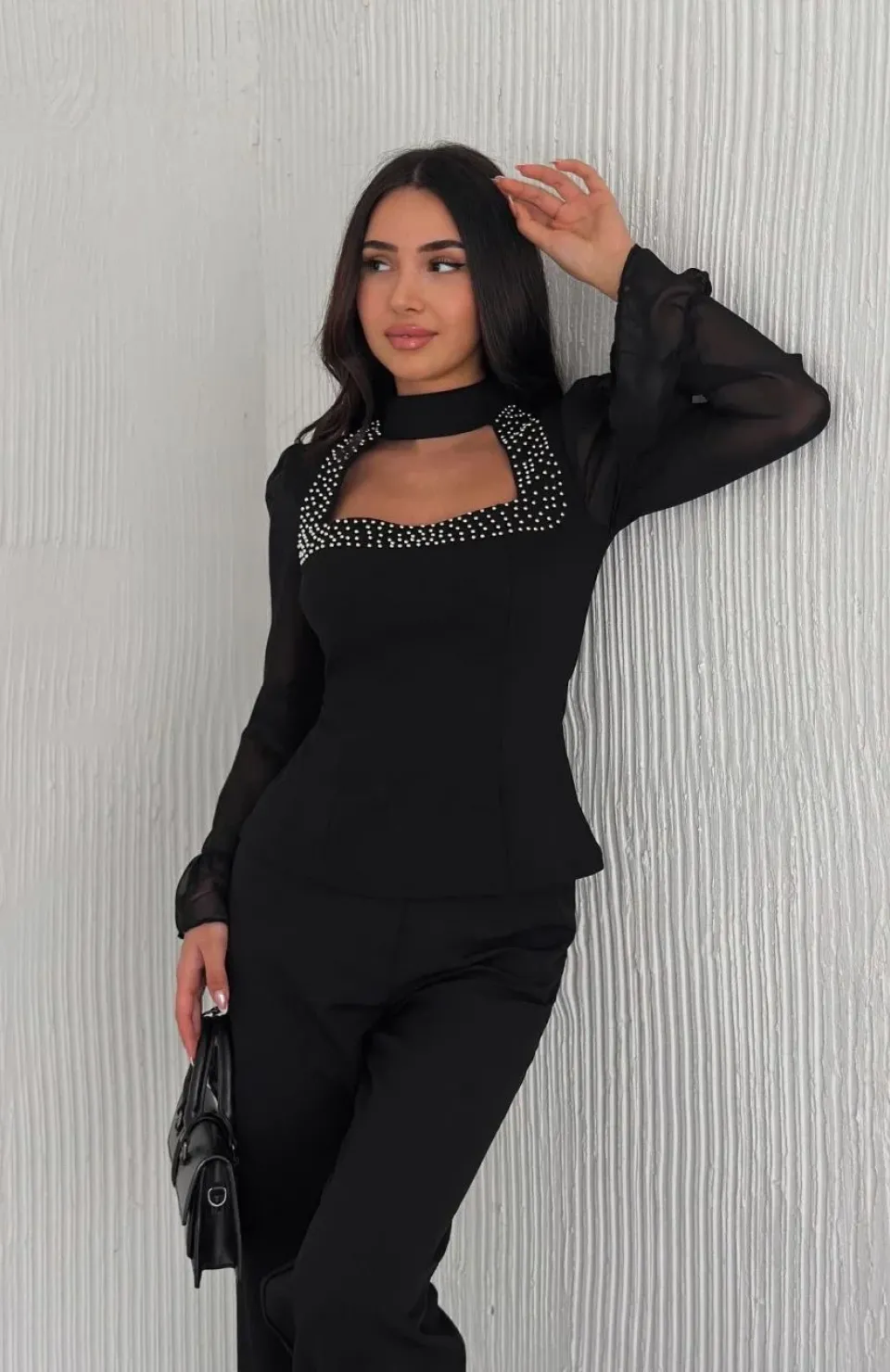 Penye Uzun Kollu Kadın Kolları Şifon Göğüste İnci Boncuk detaylı Bluz - Siyah
