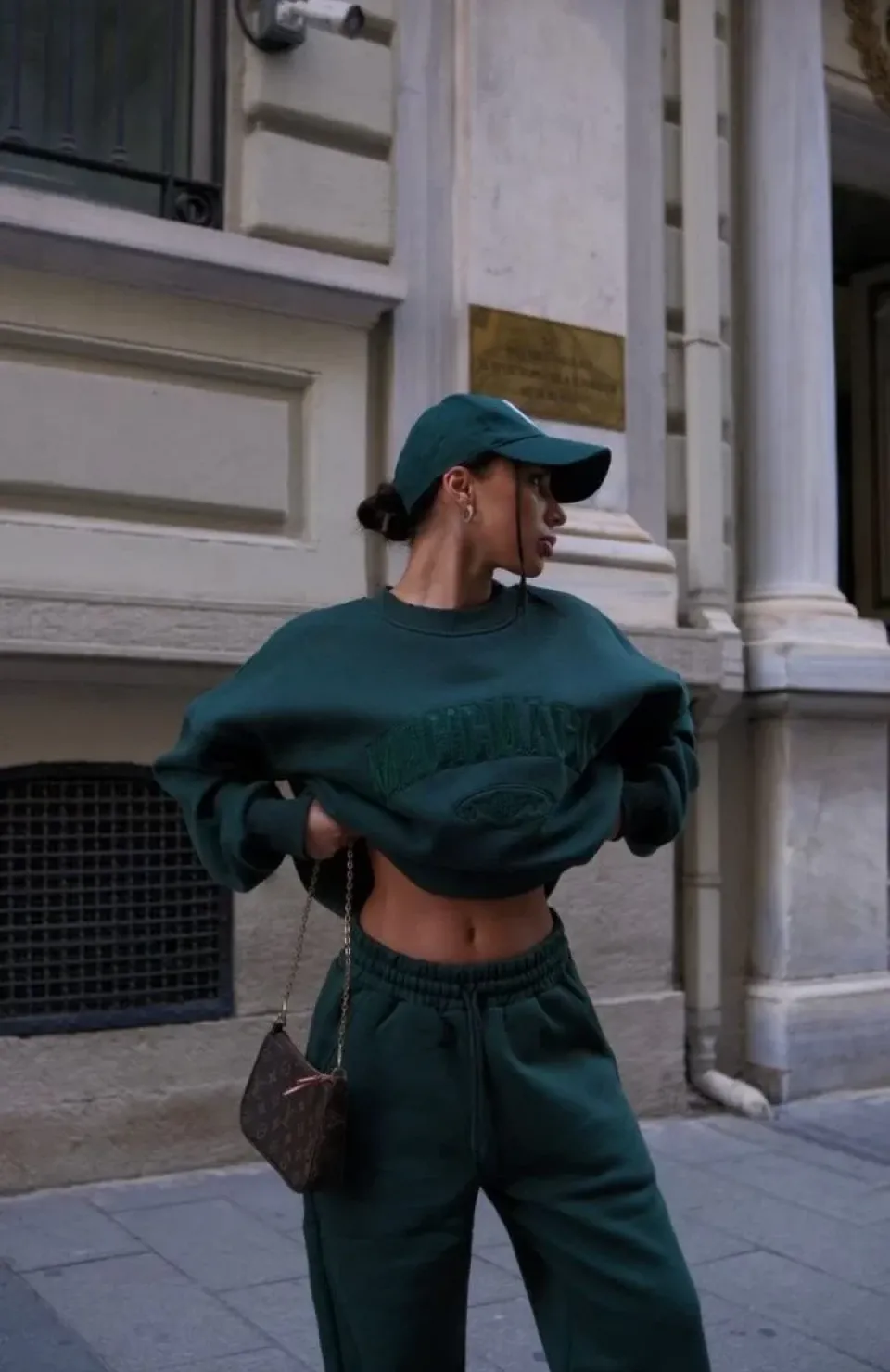 Bisiklet Yaka Nakış İşlemeli Üç İplik Sweat Takım - Yeşil