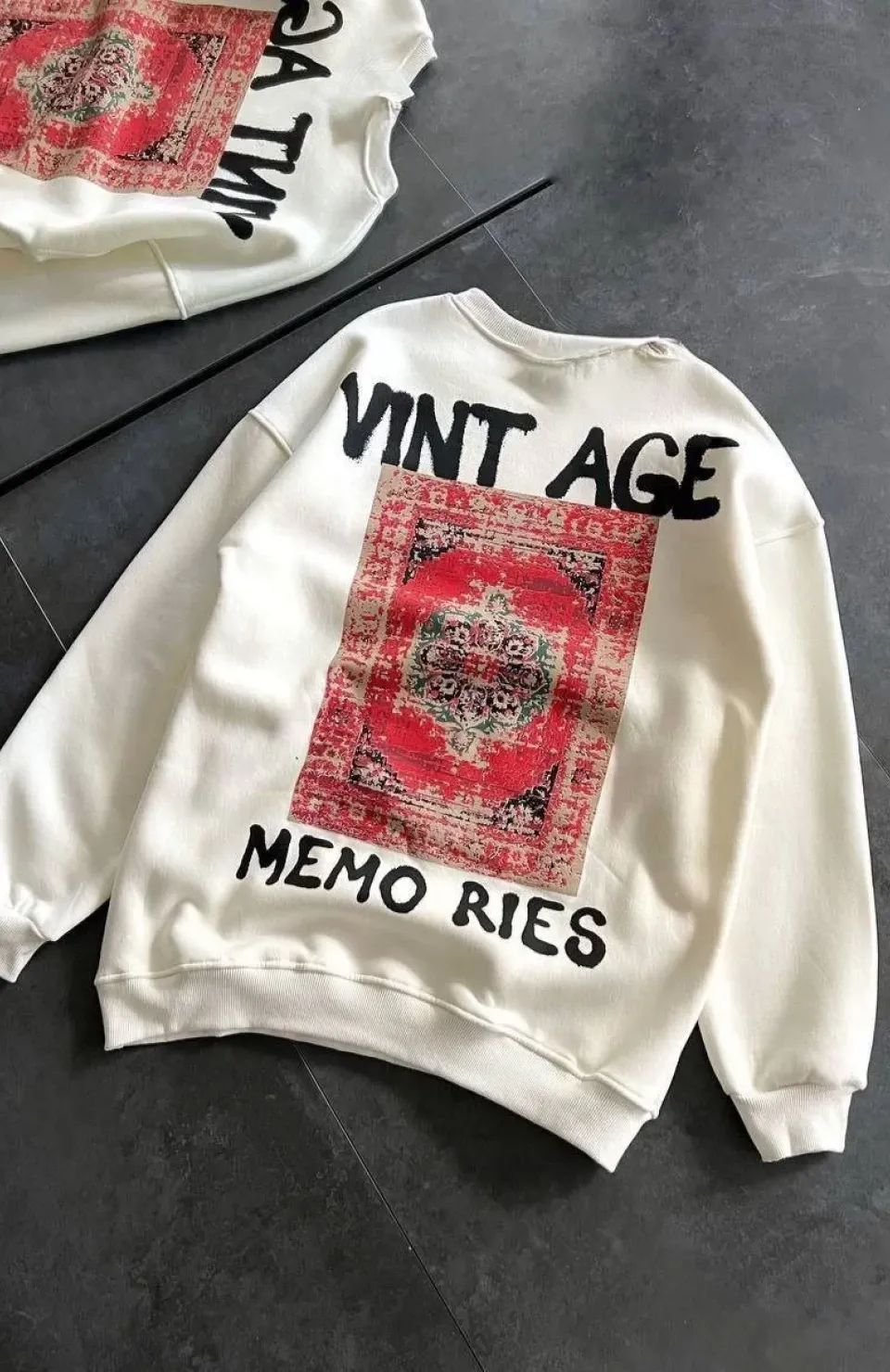 Bisiklet Yaka Üç İplik Baskılı Oversize SweatShirt - Beyaz