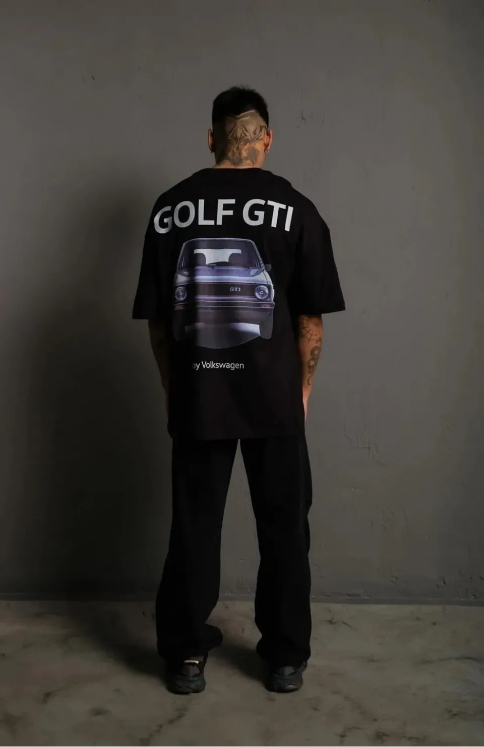 Erkek Oversize Baskılı Tişört – Golf GTI Retro Araba Desenli, Ön & Arka Dijital Baskı, Sokak Modası Stil - Siyah