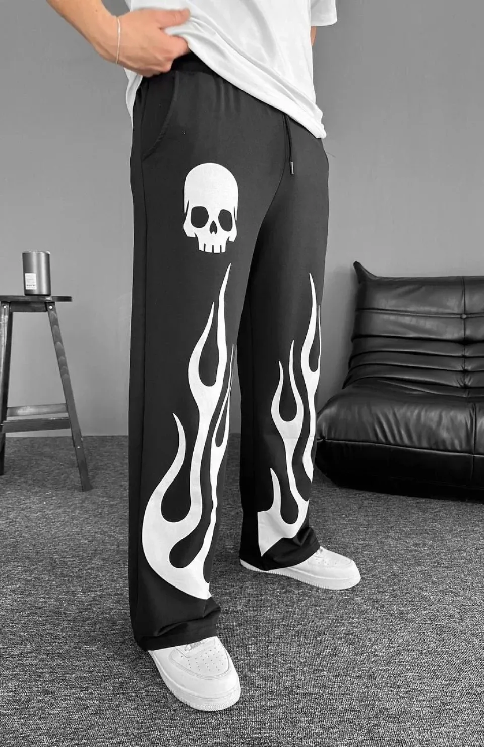 İki İplik Kumaş Baskılı Beli Lastikli Boru Paça Baggy Alt Esofman - Siyah