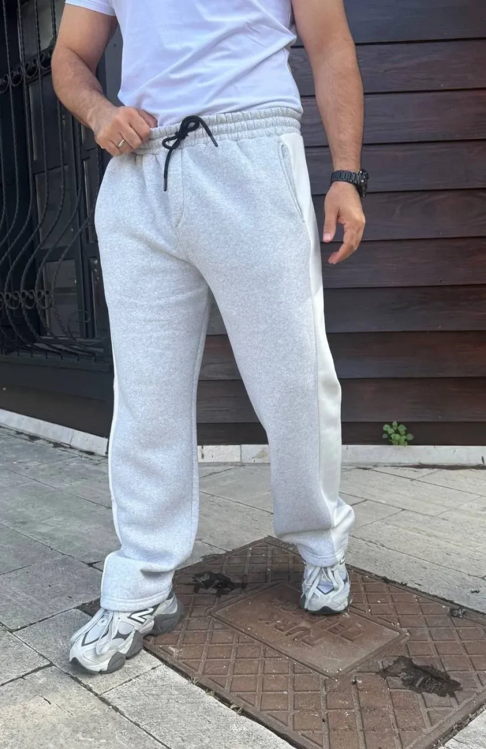 Erkek Üç İplik Kışlık Pamuklu Yandan Garneli Kalın Bej Şeritli Cepli Eşofman Altı - Gri