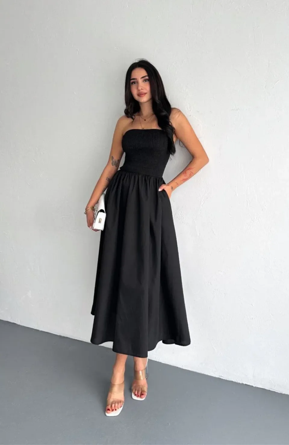 Straplez Pileli Elbise - Siyah