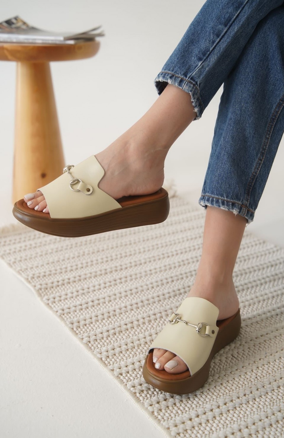 Bej Hakiki Deri Terlik TR31MY62C Somersan Giyim | Kadın, Erkek ve Çocuk Moda