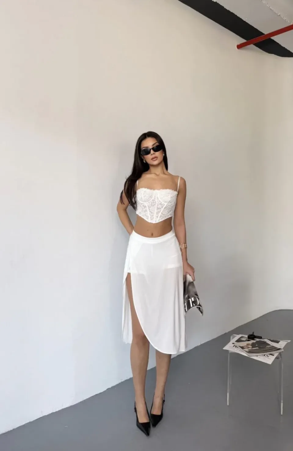 Çepli Şortlu Yırtmaçlı Etek - Beyaz