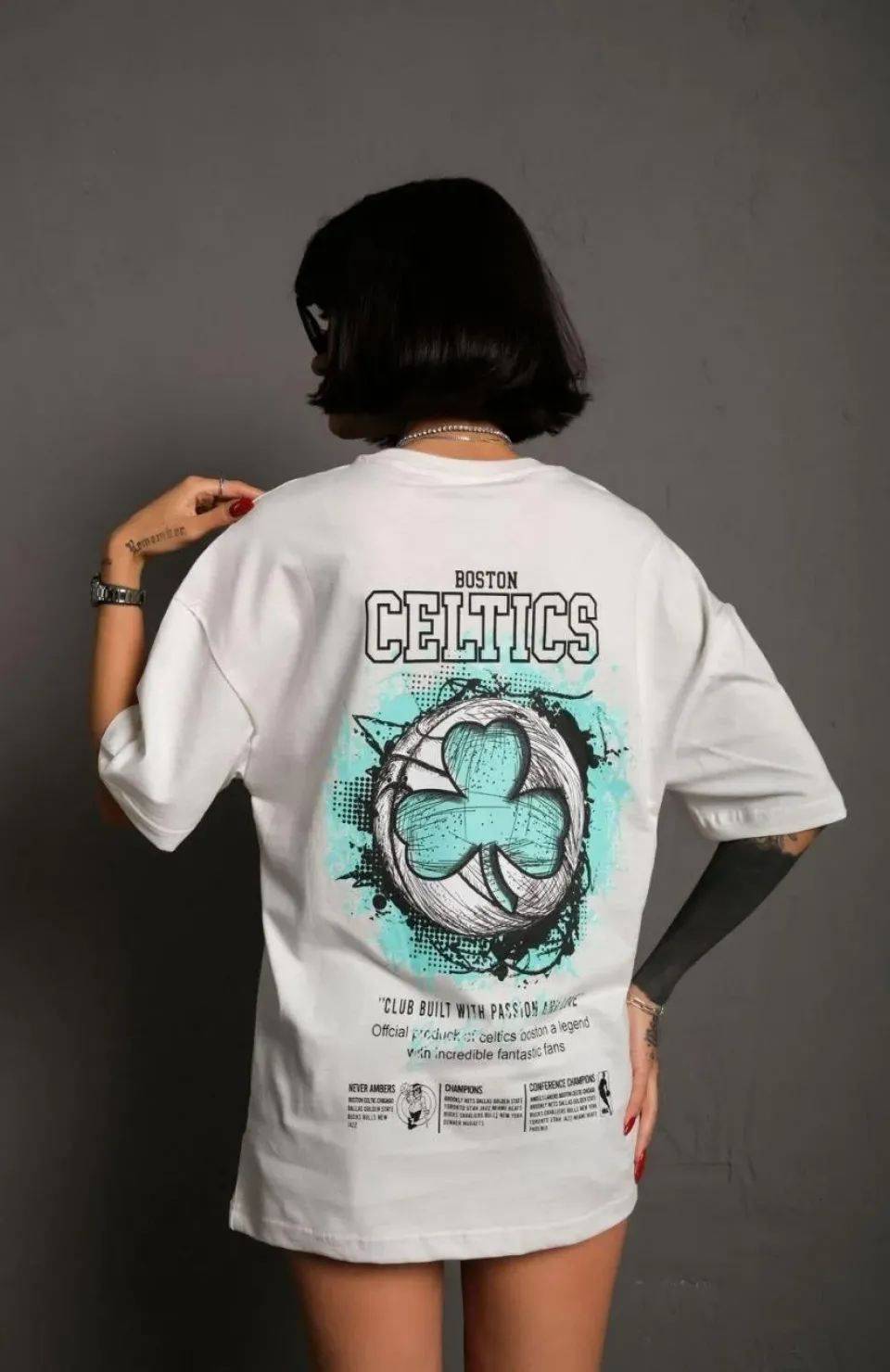 Kadın Sırt Baskılı T-shirt - Beyaz