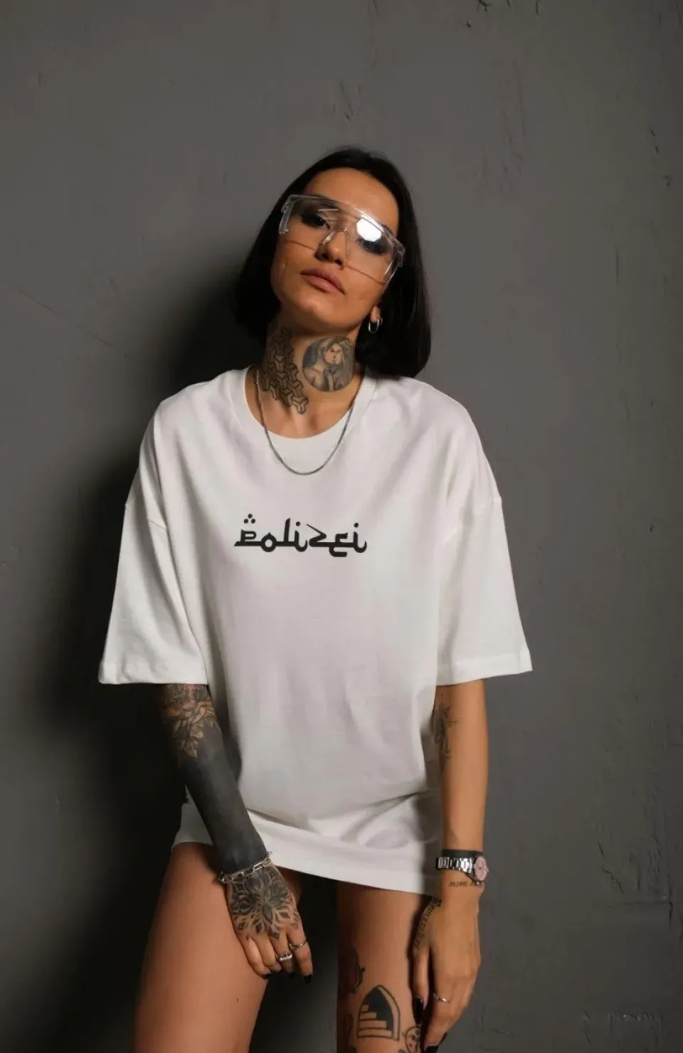 Kadın Bisiklet Yakalı Sırt Baskılı Oversize T-Shirt - Beyaz