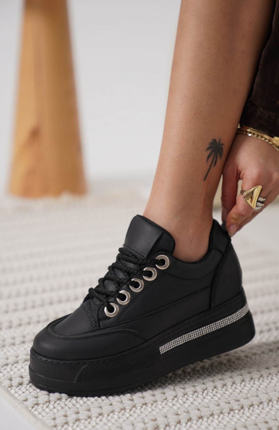 Kadın Siyah Tabanlı Siyah Gizli Topuklu Sneaker TR04MS01D Somersan Giyim | Kadın, Erkek ve Çocuk Moda