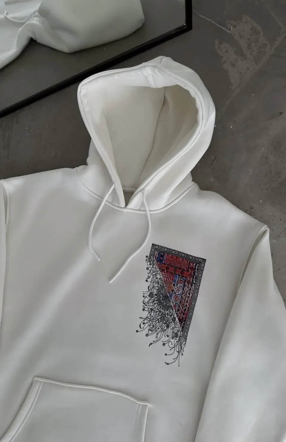 Uzun Kol Kapüşonlu Ön Ve Arka Baskılı SweatShirt - Beyaz