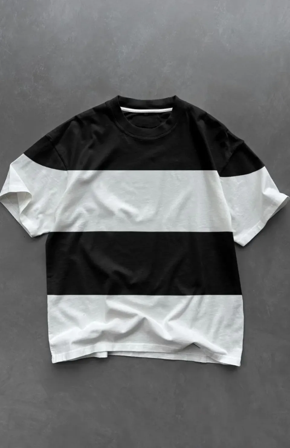 Unisex Bisiklet Yaka Parçalı T-Shirt - Siyah