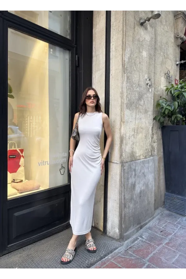 Osy Modal Yumuşak Dokulu Kumaş Bisiklet Yaka Sıfır Kolsuz Yırtmaçlı Uzun Elbise - Beyaz