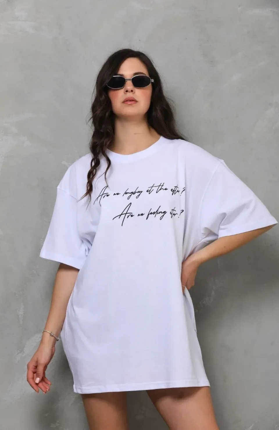Unisex Bisiklet Yaka Baskılı Oversize T-Shirt - Beyaz Somersan Giyim | Kadın, Erkek ve Çocuk Moda