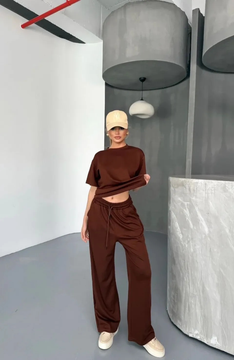 Osy Modal Yumuşak Dokulu Kumaş Kısa Kollu Bluz Rahat Pantalon ikili Takım- Kahverengi