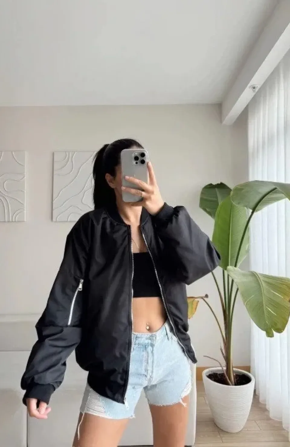 Kadın Siyah Bomber Mont – Oversize Rahat Kalıp, Fermuarlı Cepli, Günlük Kombinlere Uygun Hafif Kapitone Mont- Siyah