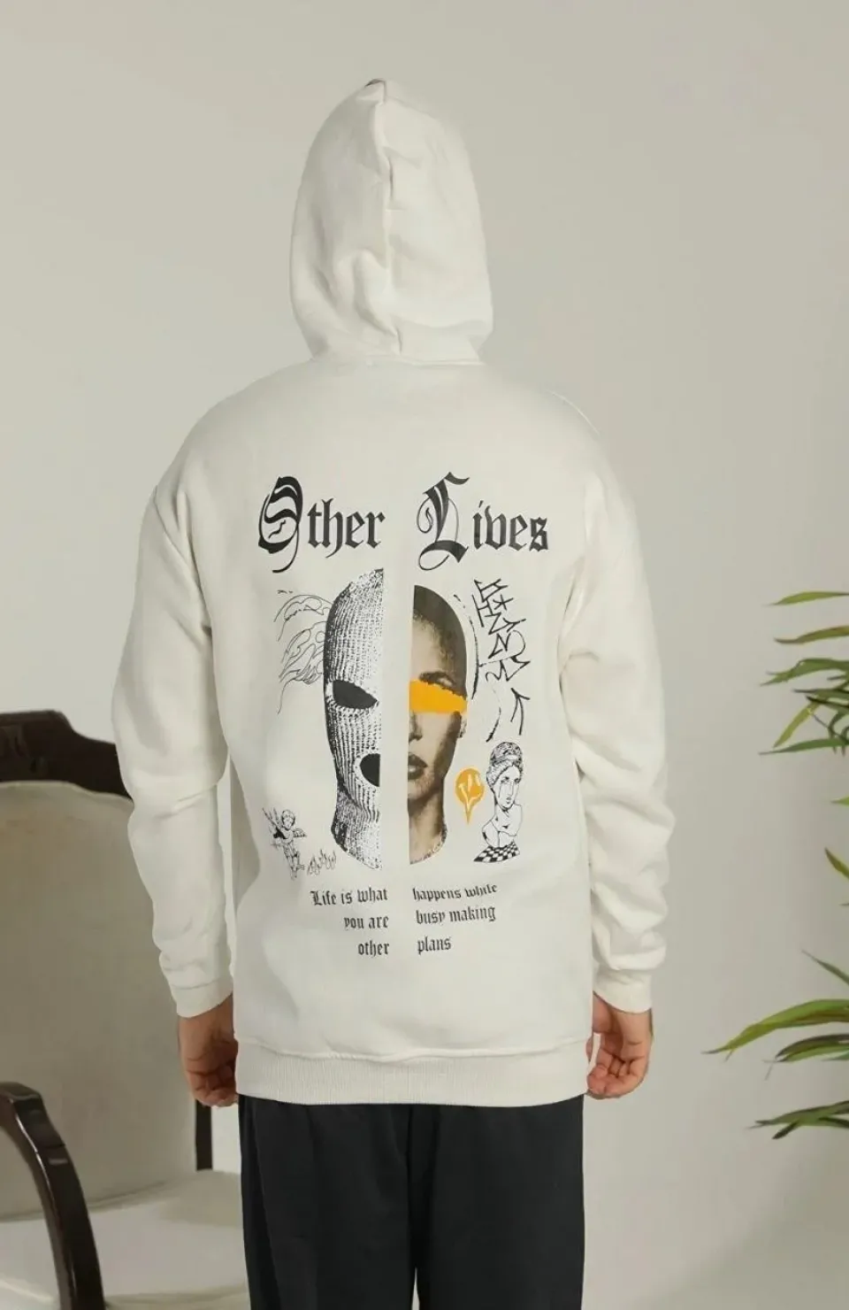 Erkek Kapşonlu Sweatshirt – Oversize Üç İplik Şardonlu Hoodie, “Other Lives” Ön & Arka Baskılı, Kanguru Cepli, Kışlık Rahat Günlük Stil - Beyaz Somersan Giyim | Kadın, Erkek ve Çocuk Moda