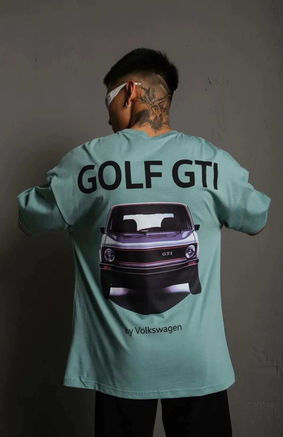 Erkek Oversize Baskılı Tişört – Golf GTI Retro Araba Desenli, Ön & Arka Dijital Baskı, Sokak Modası Stil - Mint Yeşili
