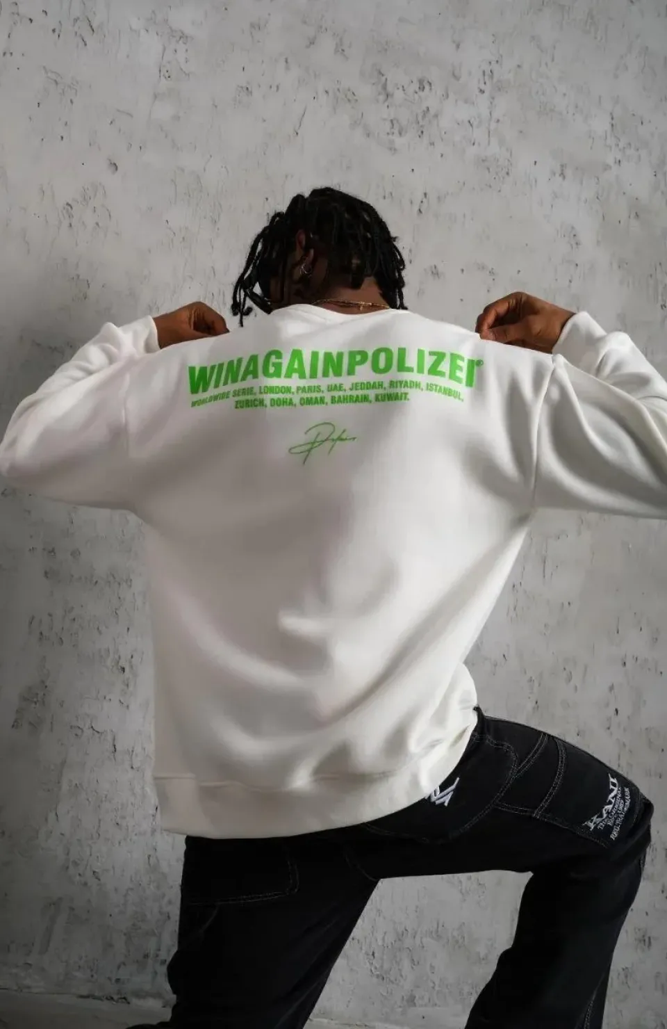 Erkek Oversize Sweatshirt – Beyaz Renk | Ön ve Sırt Baskılı, Üç İplik İçi Pamuklu Kumaş, Rahat Kalıp, Ribanalı Kışlık Sweat | Winagain Polizei Serisi - Beyaz