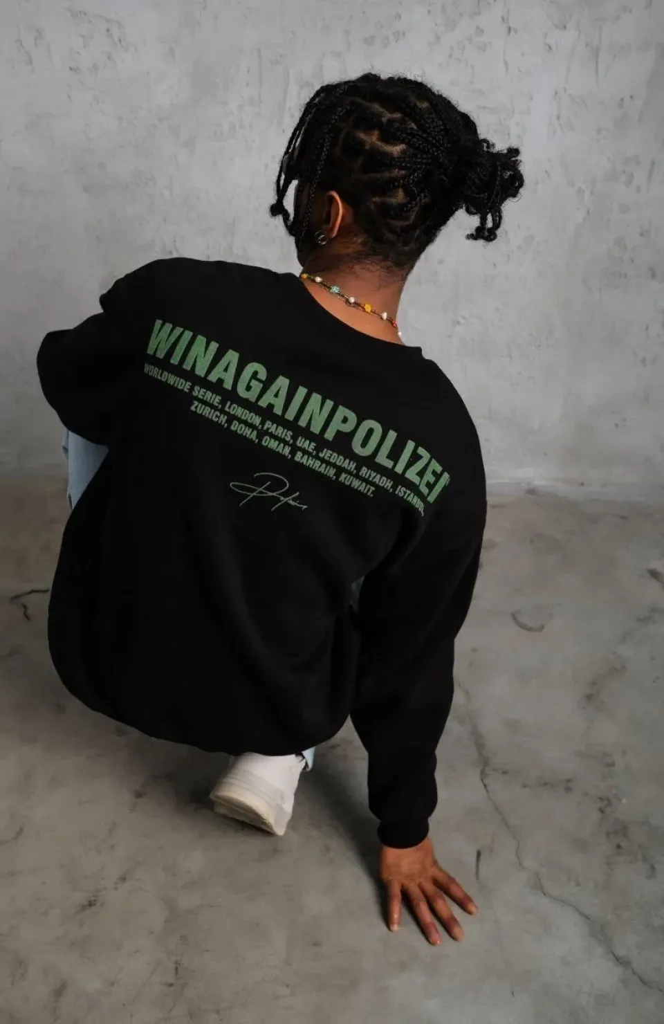 Erkek Oversize Sweatshirt – Siyah Renk | Ön ve Sırt Baskılı, Üç İplik İçi Pamuklu Kumaş, Rahat Kalıp, Ribanalı Kışlık Sweat | Winagain Polizei Serisi - Siyah