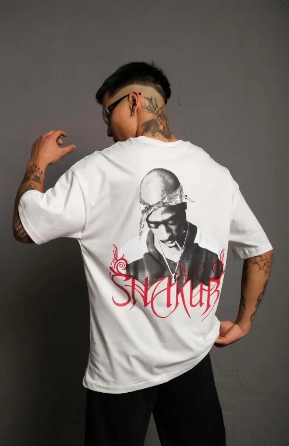 Erkek Oversize Tişört – Beyaz 24/1 Penye Kumaş, Bisiklet Yaka, Ön & Arka Baskılı, Streetwear Tarzı Rahat Büyük Kalıp T-Shirt- Beyaz Somersan Giyim | Kadın, Erkek ve Çocuk Moda