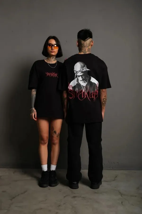 Erkek Oversize Tişört – Beyaz 24/1 Penye Kumaş, Bisiklet Yaka, Ön & Arka Baskılı, Streetwear Tarzı Rahat Büyük Kalıp T-Shirt - Siyah