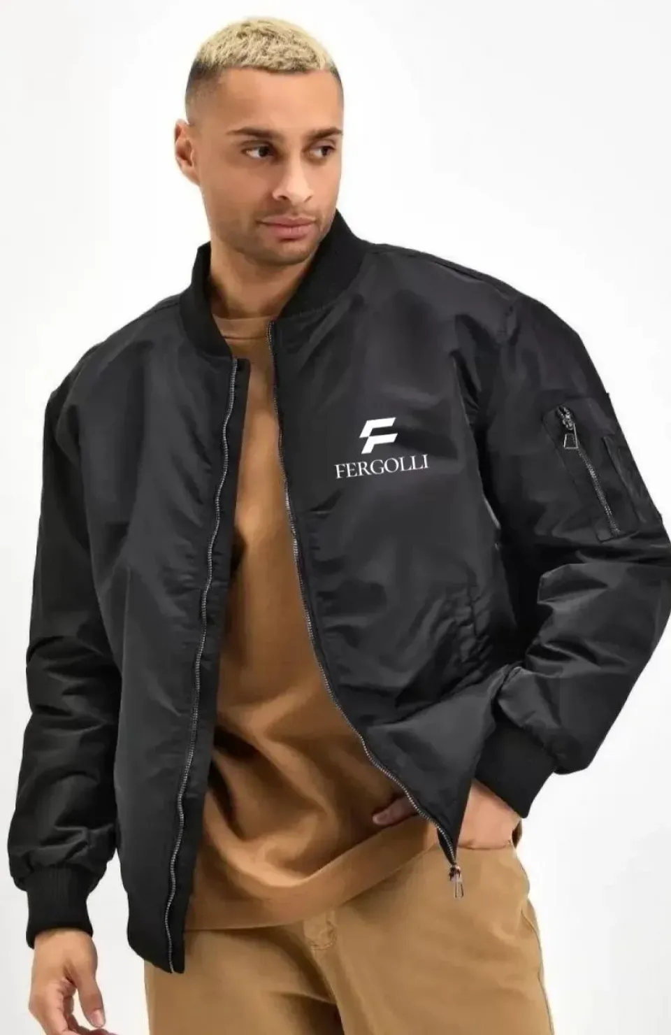 Erkek Siyah Bomber Mont – Fergolli Logo Baskılı, Fermuarlı Cepli, Kapitone Astarlı Şık ve Rahat Günlük Ceket - Siyah Somersan Giyim | Kadın, Erkek ve Çocuk Moda
