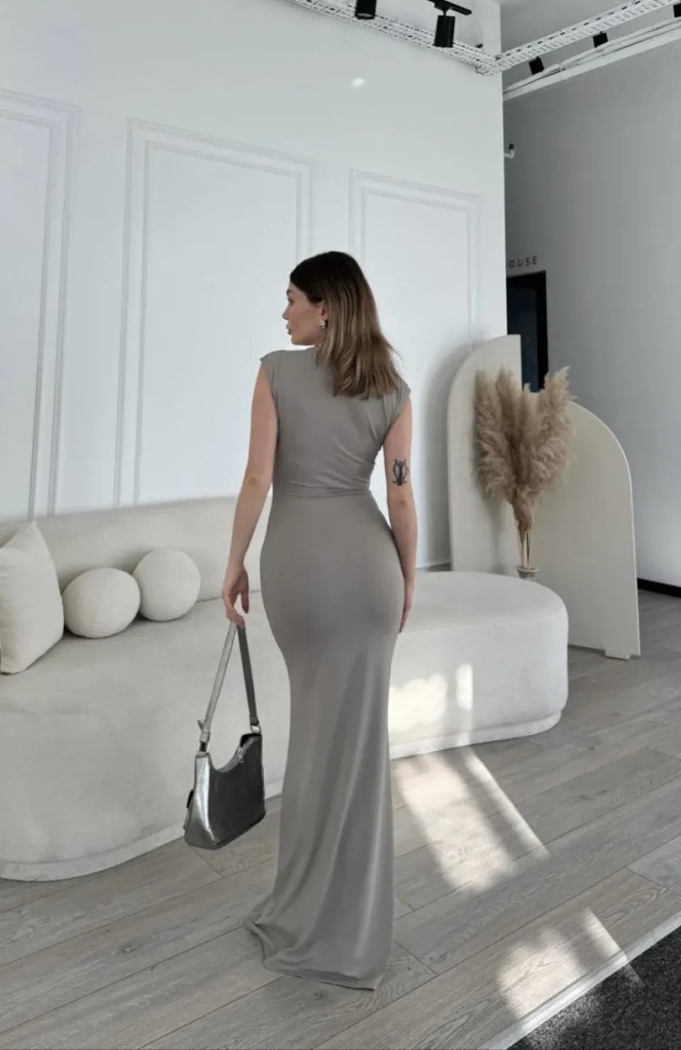 Kolsuz Uzun Likralı Elbise - Gri