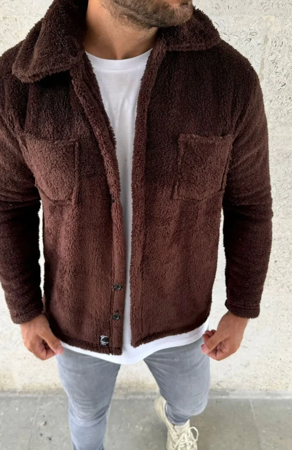 Erkek Pelüş Polar Hırka Gömlek – Yakalı, İlik Düğmeli, Göğüs Cepli, Yumuşak Dokulu Kışlık Regular Fit Rahat Günlük Model - Kahverengi