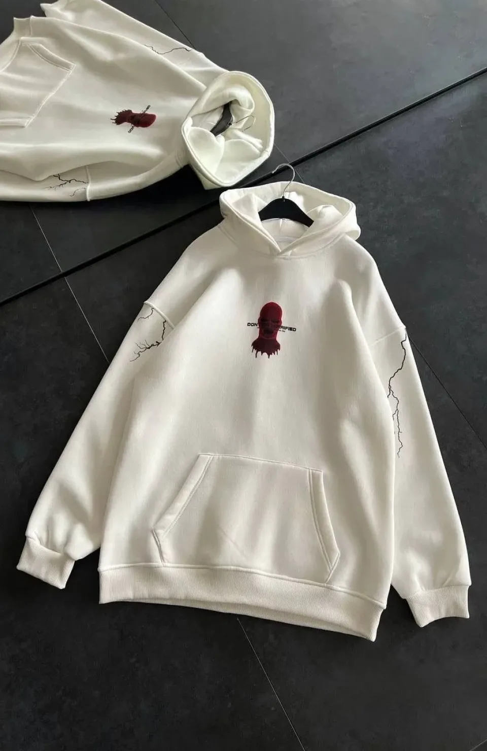 Üç İplik Kapüşonlu Baskılı Oversize SweatShirt- Beyaz Somersan Giyim | Kadın, Erkek ve Çocuk Moda