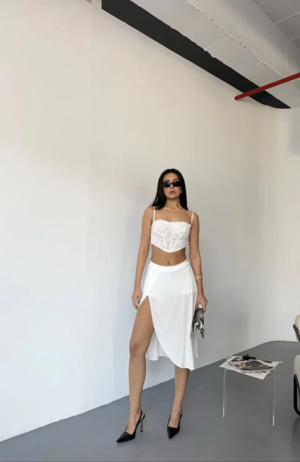 Çepli Şortlu Yırtmaçlı Etek - Beyaz