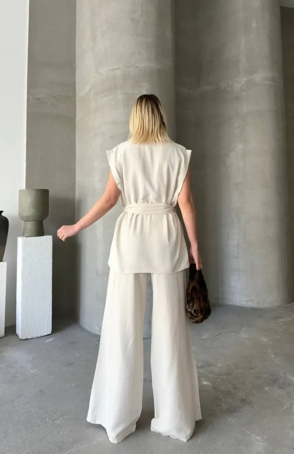 Keten Sıfır Kol Kuşaklı Ceket Pantolon ikili Takım - Beyaz