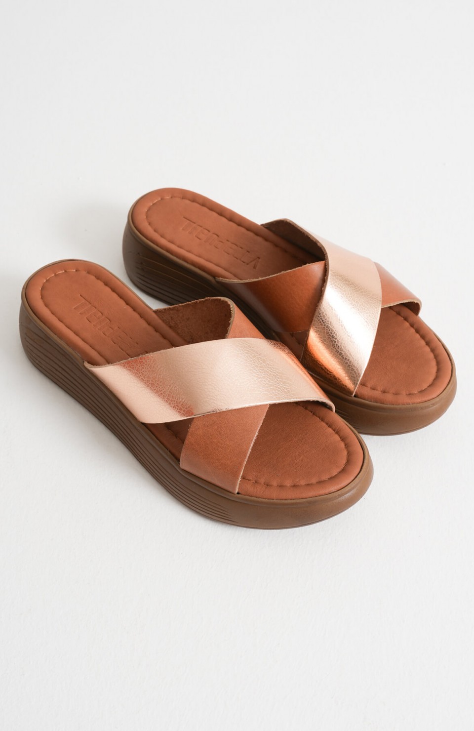 Günlük Taba Hakiki Deri Terlik TR31MY53G Somersan Giyim | Kadın, Erkek ve Çocuk Moda