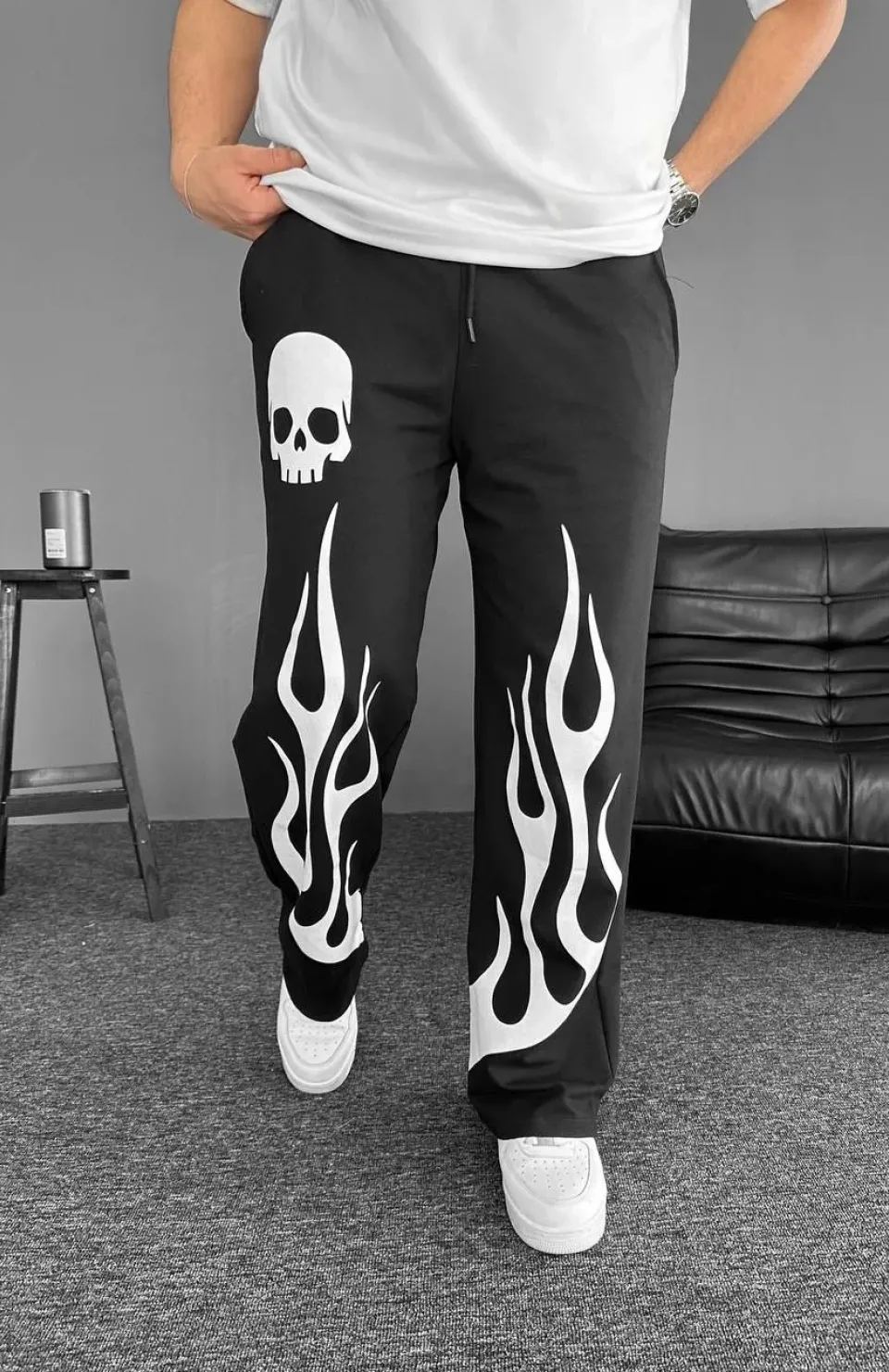 İki İplik Kumaş Baskılı Beli Lastikli Boru Paça Baggy Alt Esofman - Siyah