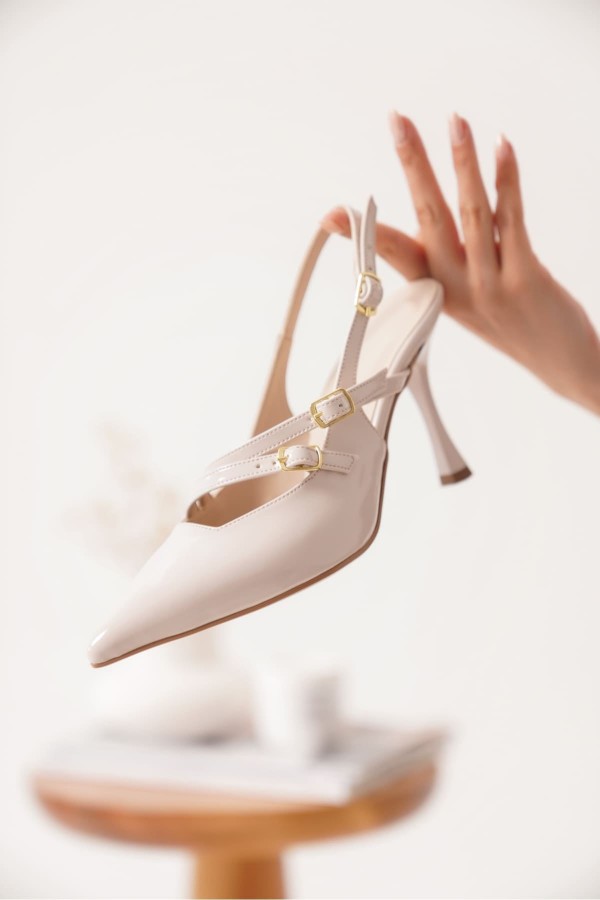 Kadın Bej Rugan Topuklu Ayakkabı TR08MS39B