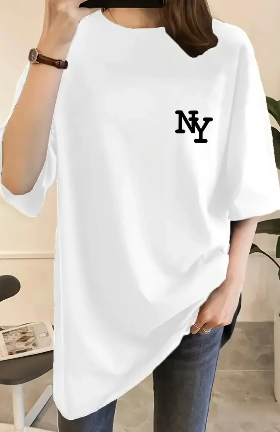 Kadın Eğlenceli Harf NY Baskılı Bisiklet Yaka Tişört - Rahat Polyester, Makinede Yıkanabilir - Yaz ve Fitness için Mükemmel, Yuvarlak Yaka- Beyaz