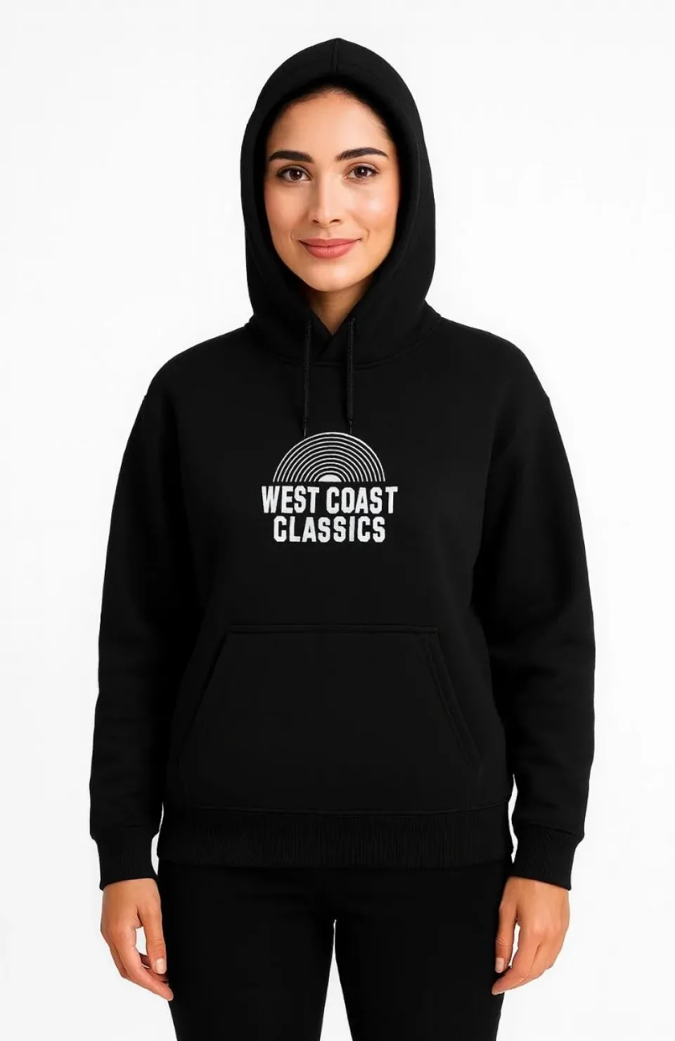 Kadın Kapşonlu Sweatshirt – Oversize Üç İplik Şardonlu Hoodie, “West Coast Classics” Ön & Arka Baskılı, Kanguru Cepli Kışlık Günlük Stil - Siyah