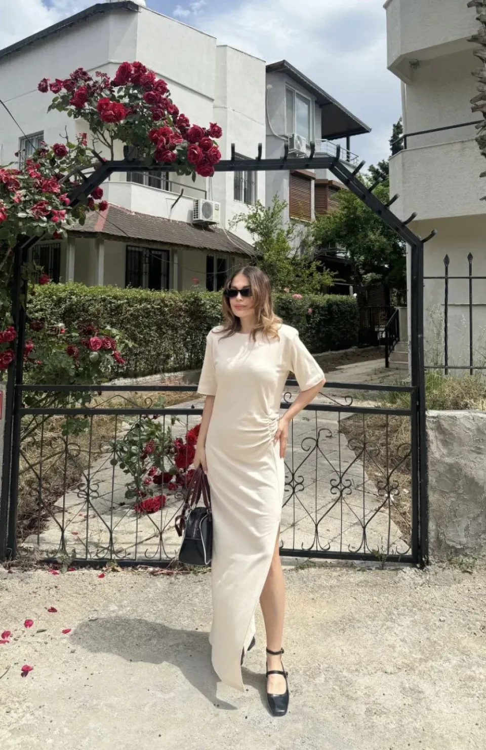 Kadın Kısa Kollu Uzun Yandan Yırtmaçlı Elbise - Bej