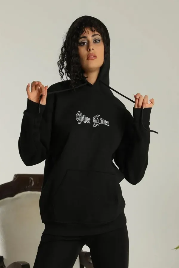 Kadın Oversize Üç İplik Kapüşonlu Sweatshirt – Siyah “Other Lives” Ön ve Arka Baskılı, Şardonlu Kışlık, Rahat Günlük Model Siyah