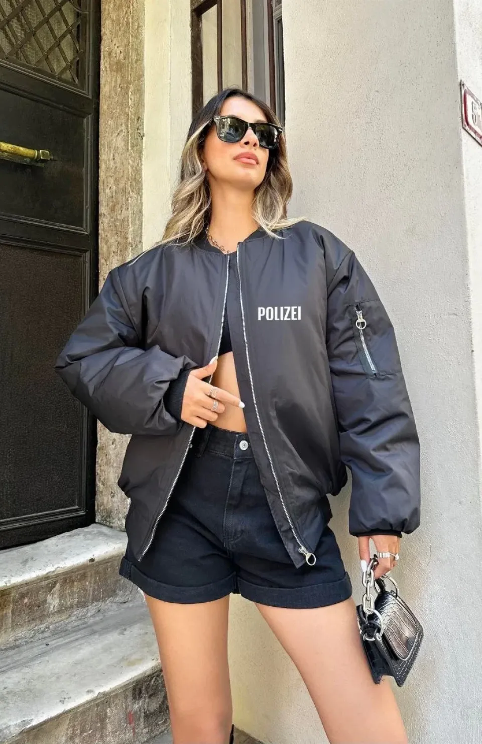 Kadın Polizei Bomber Mont – Siyah Renk, Fermuarlı, Cepli, Kapitone Astarlı, Rahat Günlük Kombin Montu - Siyah Somersan Giyim | Kadın, Erkek ve Çocuk Moda